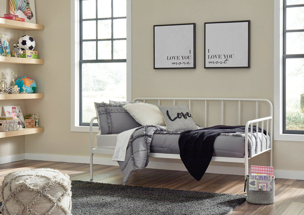 Trentlore Twin Metal Day Bed w/Platform JR Furniture Storefurniture, home furniture, home decor