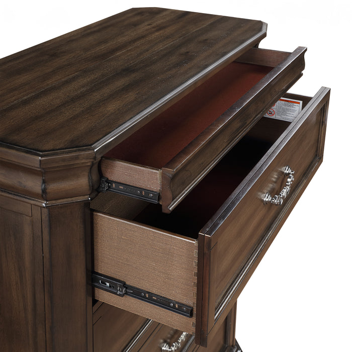 LYNDHURST CHEST- WALNUT