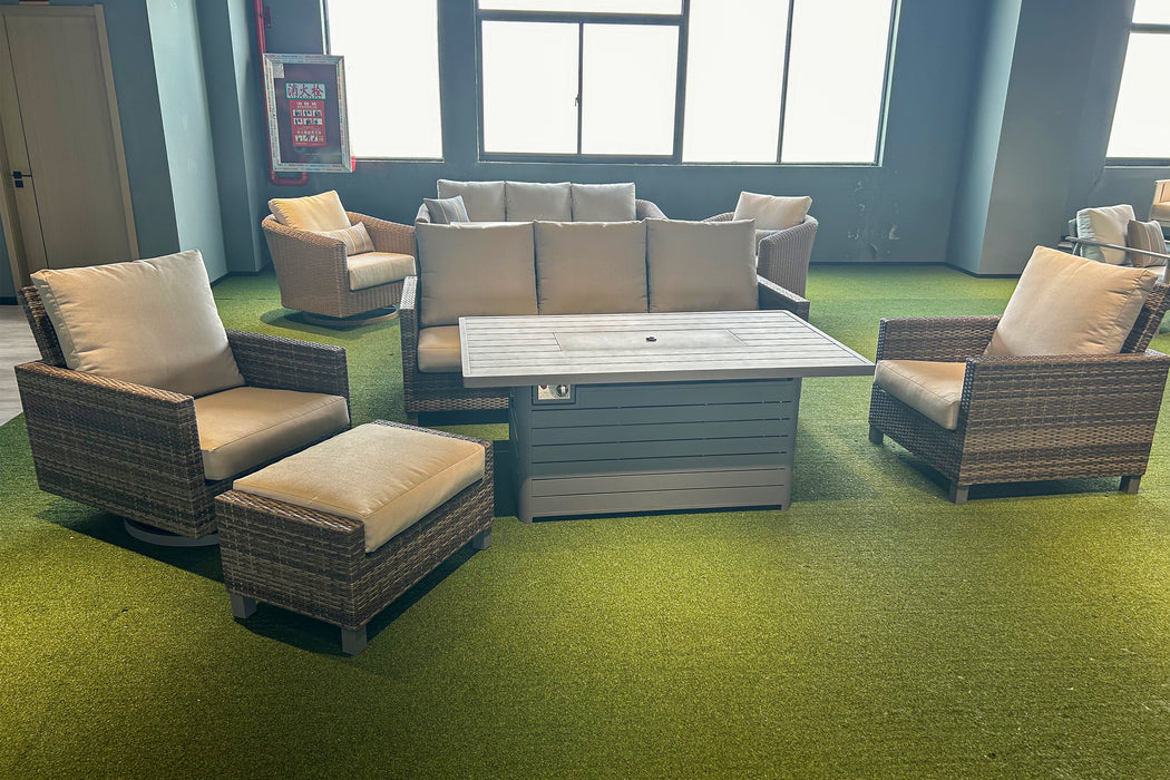 BUNGALOW PATIO SOFA W/2 ACCENT PILLOWS