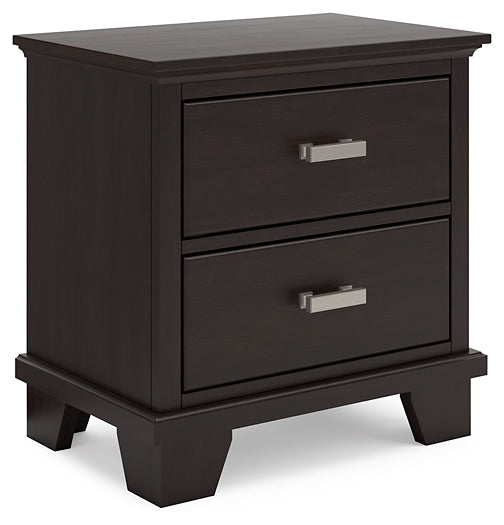 Covetown Queen Panel Bed with Mirrored Dresser, Chest and Nightstand